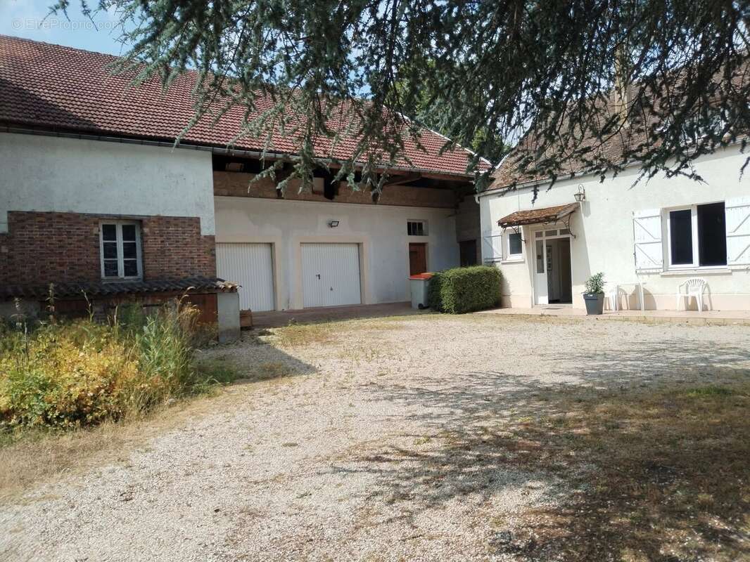 Maison à BUSSY-LE-REPOS