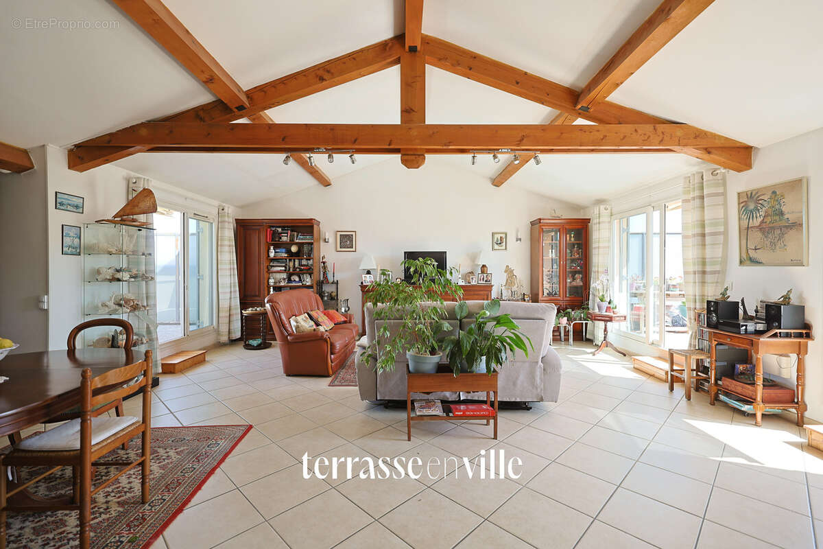 Appartement à SIX-FOURS-LES-PLAGES