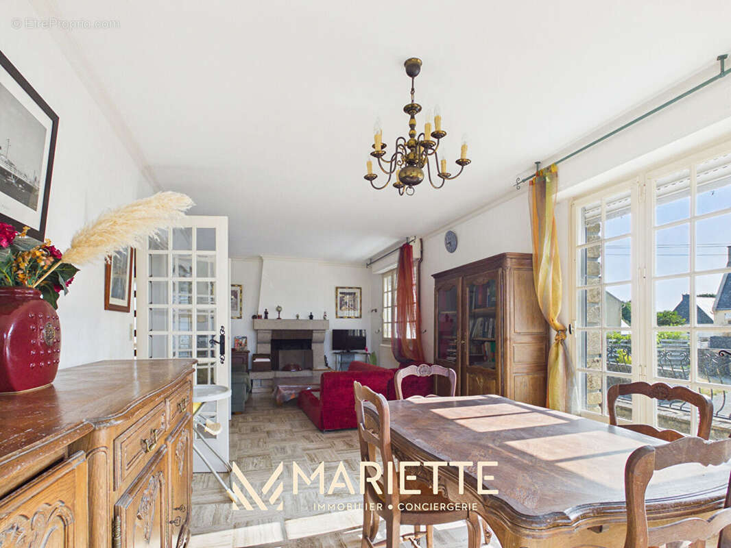 "ARLETTE", Concarneau Beuzec Maison avec travaux sur joli terrain arboré - photo 4