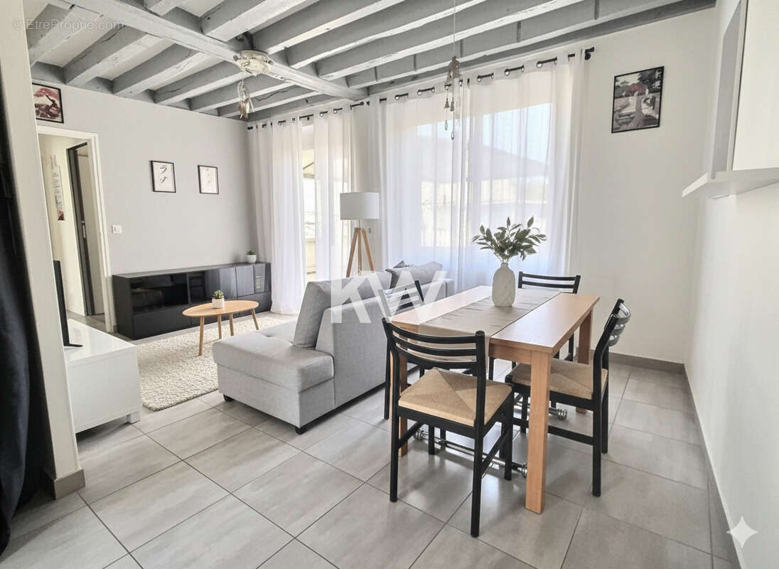 Appartement à MENNECY