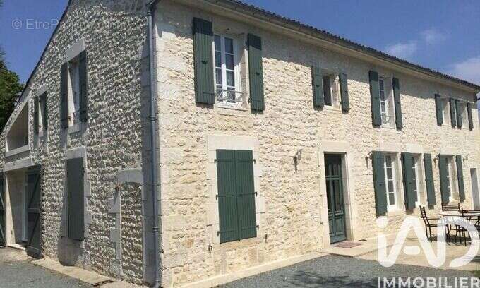 Photo 3 - Maison à LE GUA