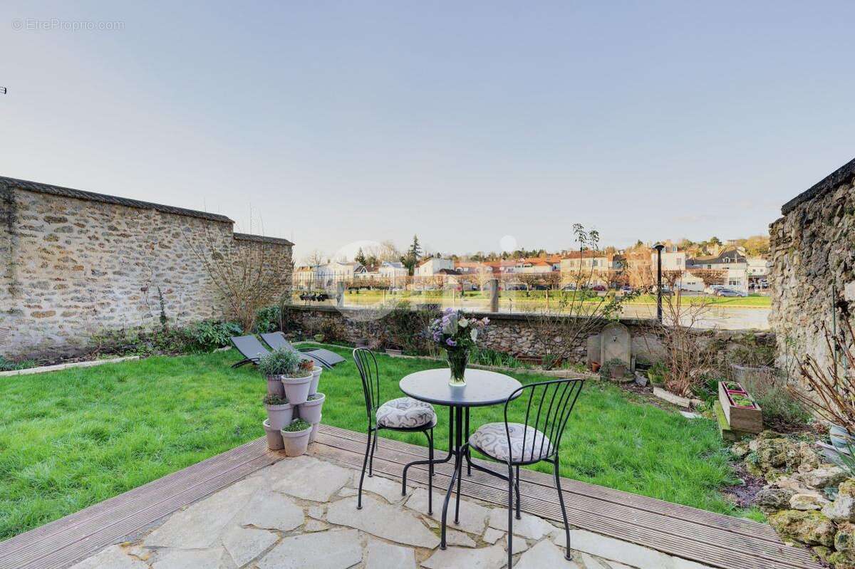 Maison à LAGNY-SUR-MARNE