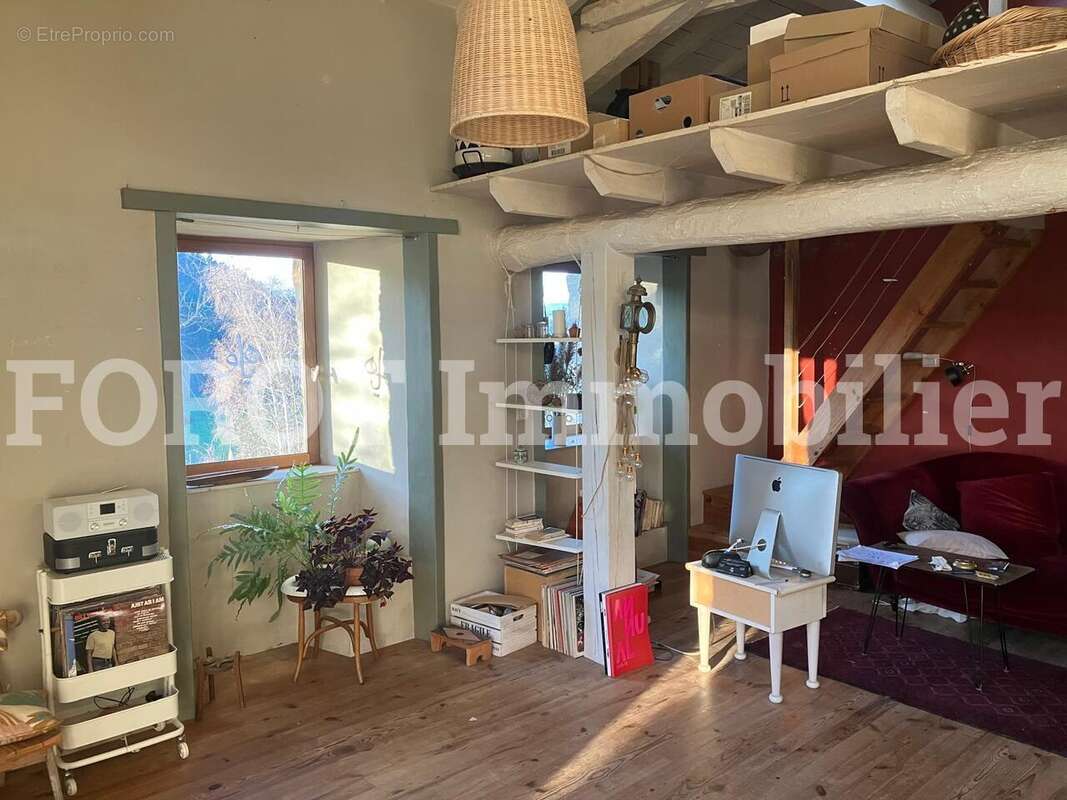 Maison à SAINT-BASILE