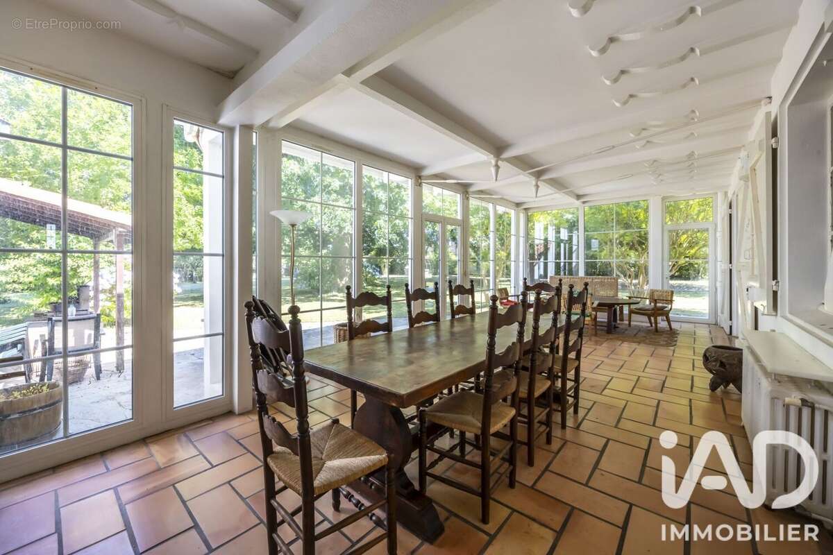 Maison 378 m² à Arcangues  - photo 9