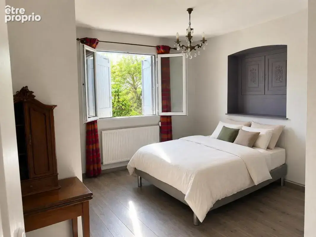 Maison 5 chambres savigneux (01) - photo 14