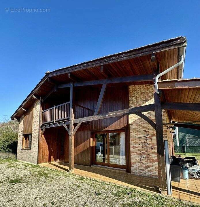 Maison à GRAYAN-ET-L'HOPITAL