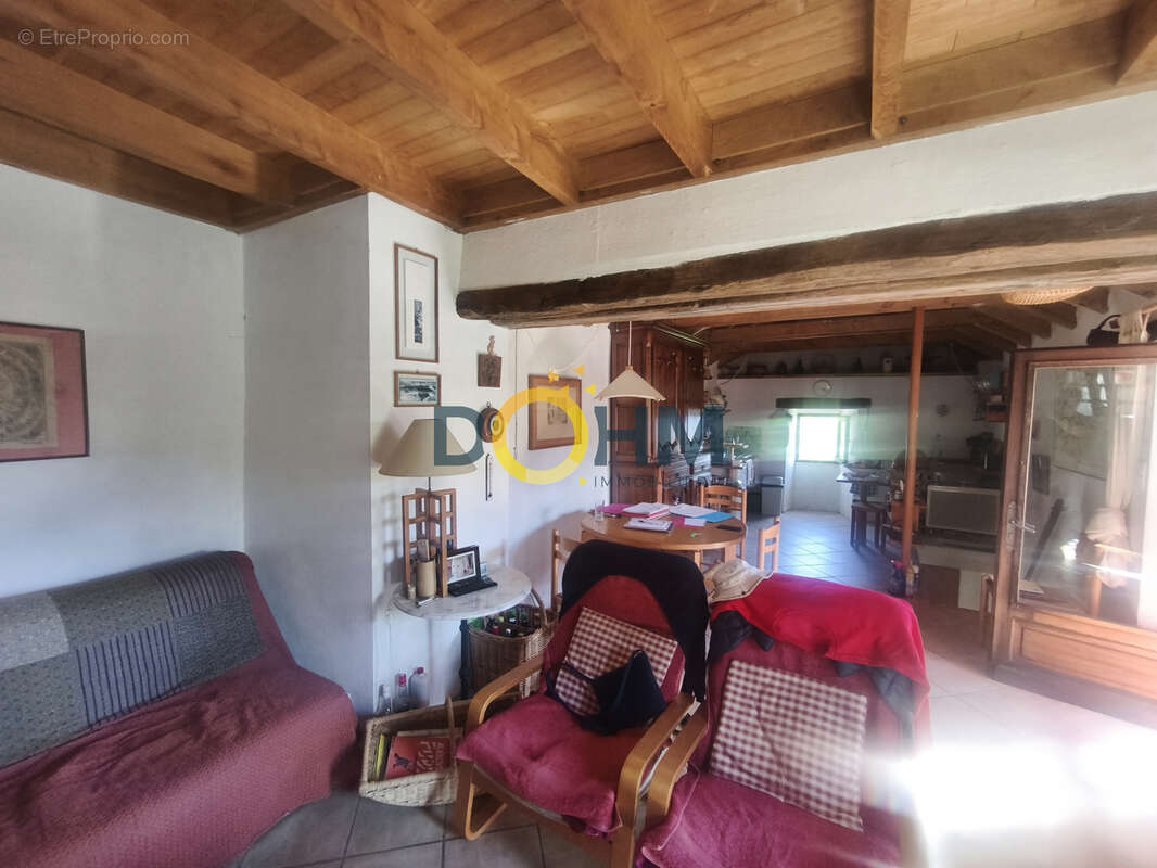 Maison à LE COLLET-DE-DEZE