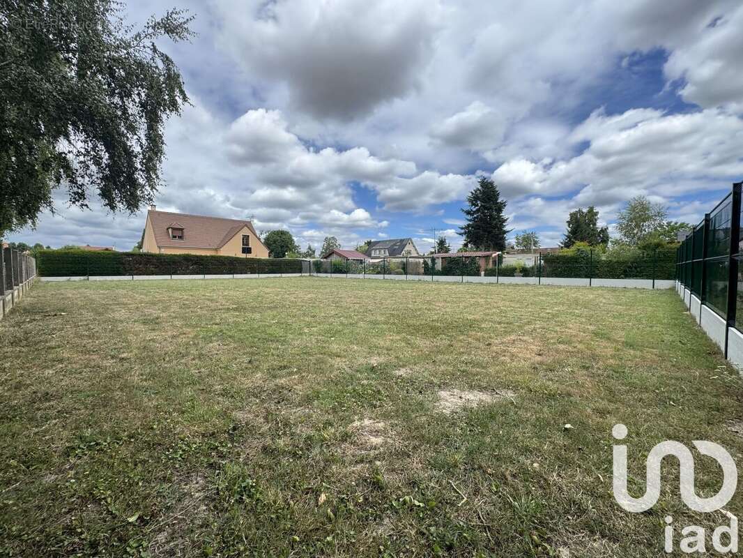 Terrain 753 m² à Nainville-Les-Roches  - photo 3