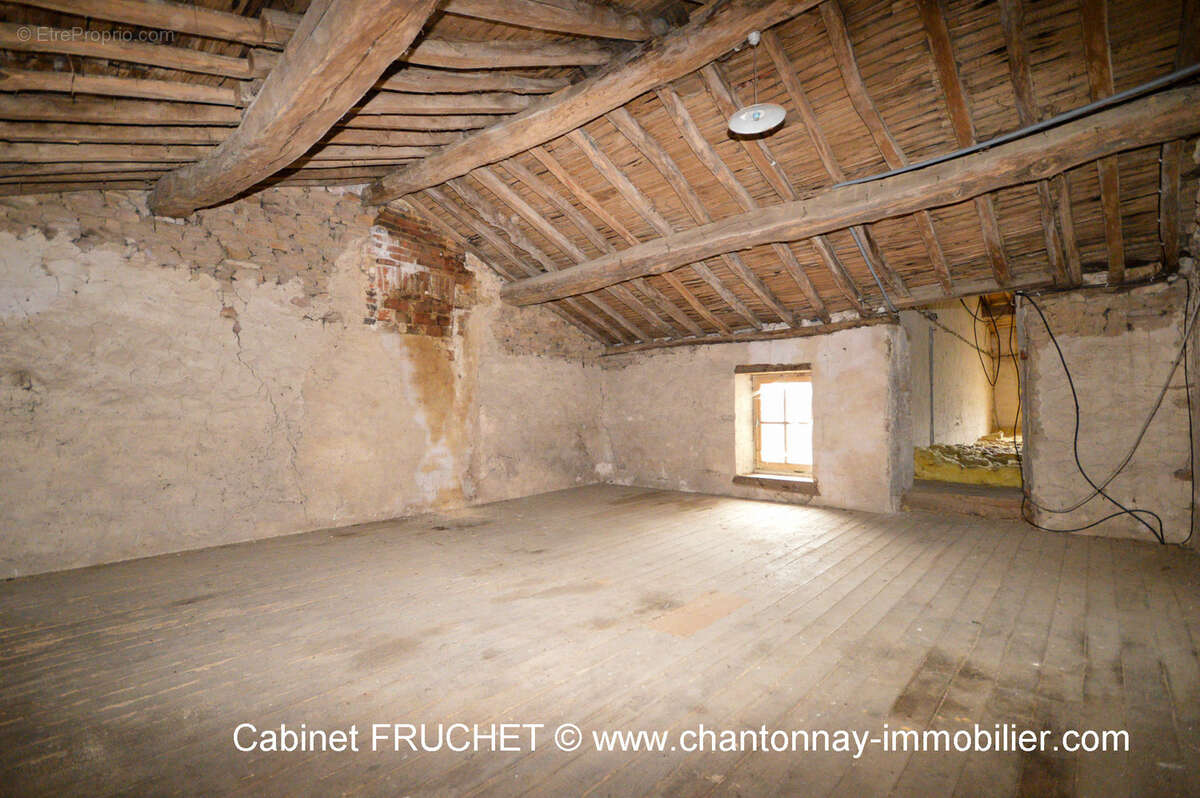 Maison à BAZOGES-EN-PAREDS