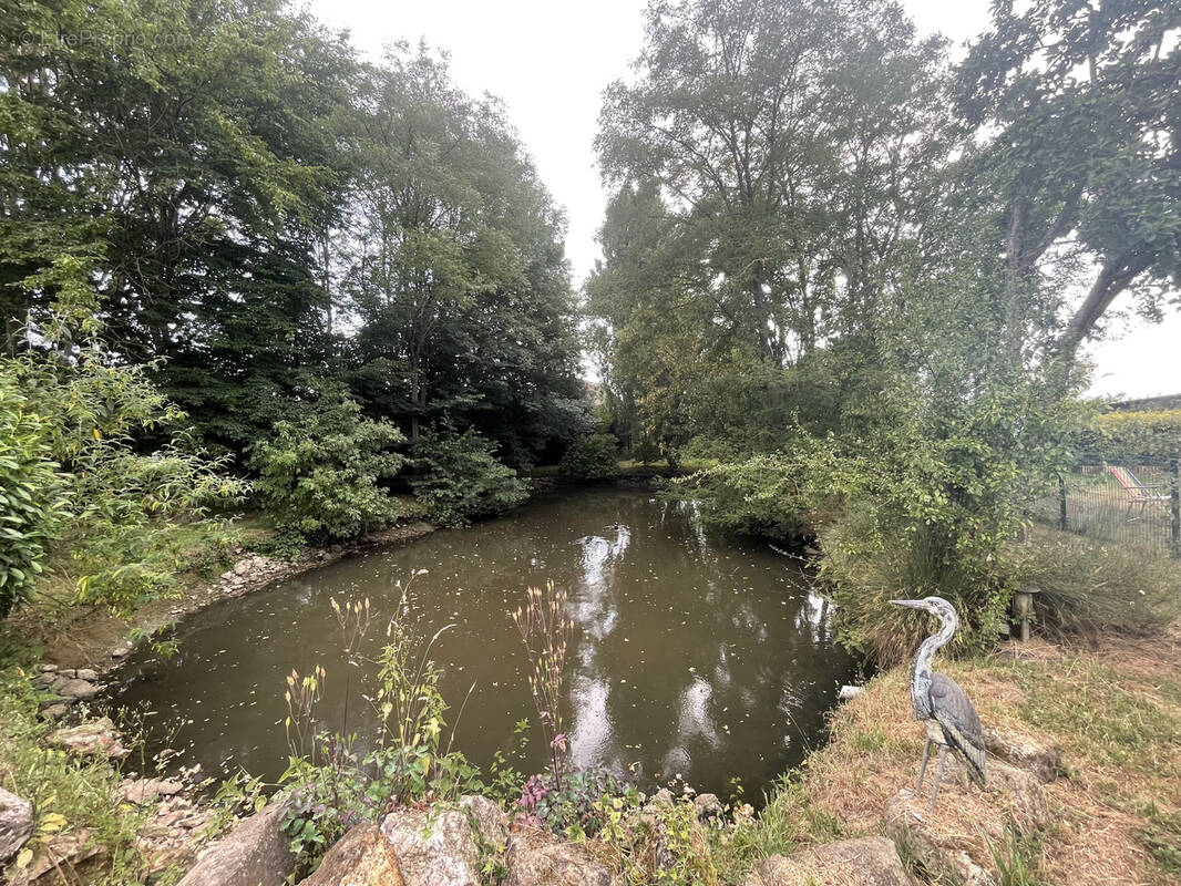 Maison à LE MELE-SUR-SARTHE