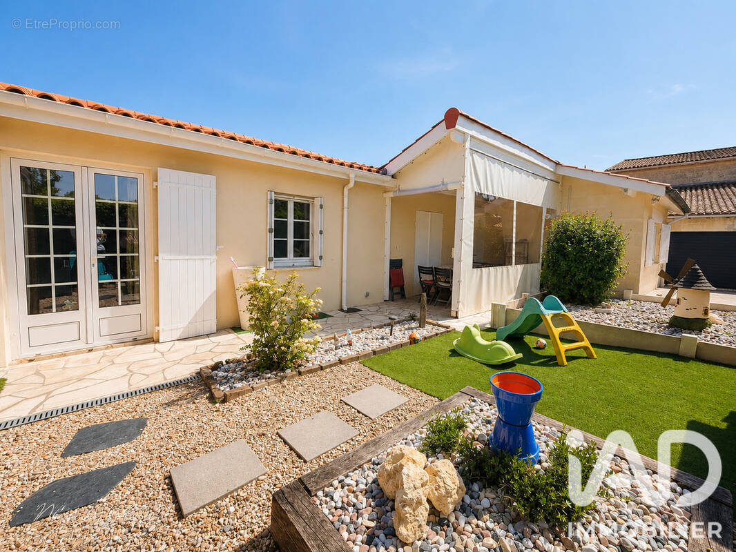 Photo 1 - Maison à VAYRES