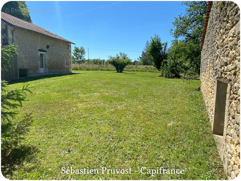 Champagnac de Belair (24), Dordogne, Maison en pierre à vendre, 211 m², 6 Pièces, Terrain 4 332 m², 5 chambres, Gîte, Atelier - photo 22