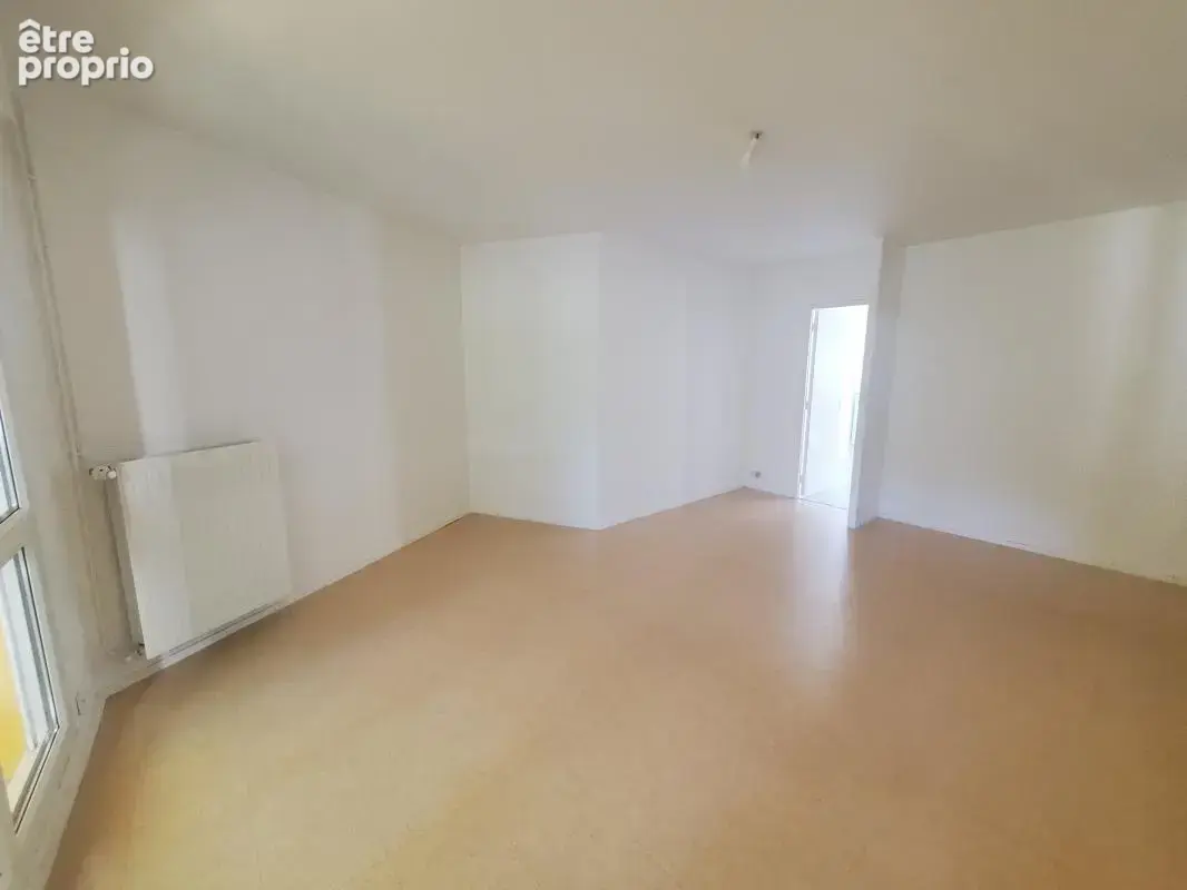 Beau T3 avec balcon, cave et stationnement extérieur - photo 5