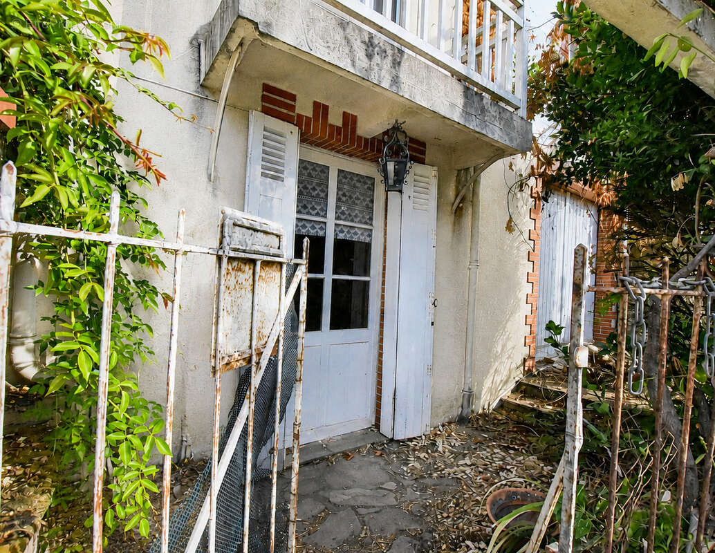 Maison avec cachet en plein centre - photo 2