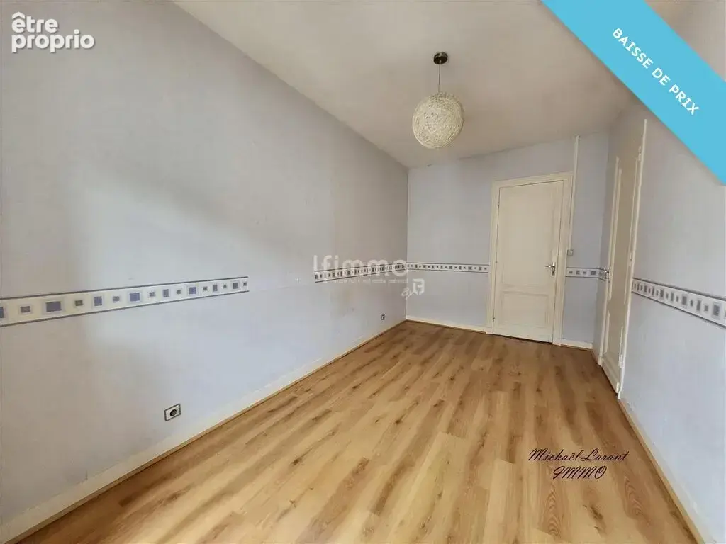 Local commercial loué + appartement + terrain - photo 3