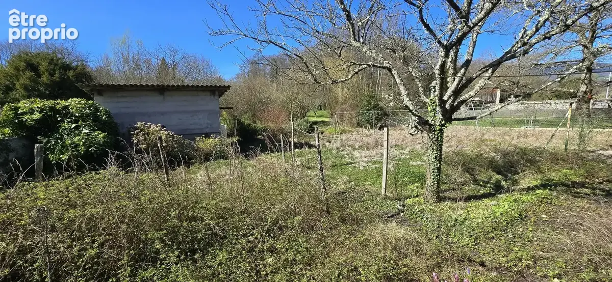 Maison de village à rénover de 80 m2 habitables avec dépendances et terrain de 796 m2 - photo 15