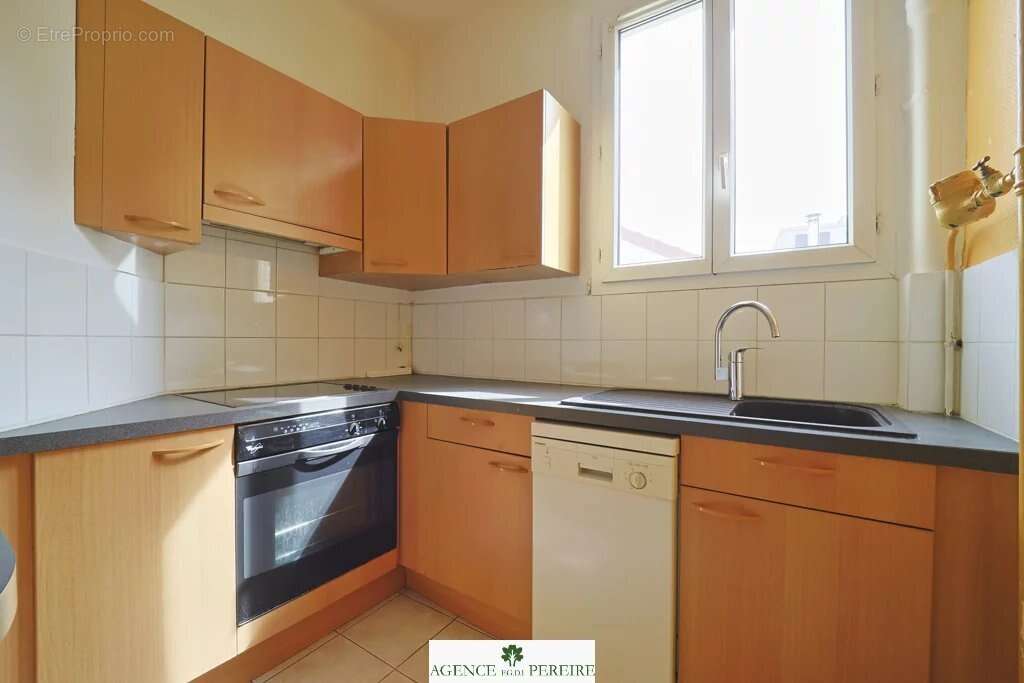 Appartement à LA GARENNE-COLOMBES