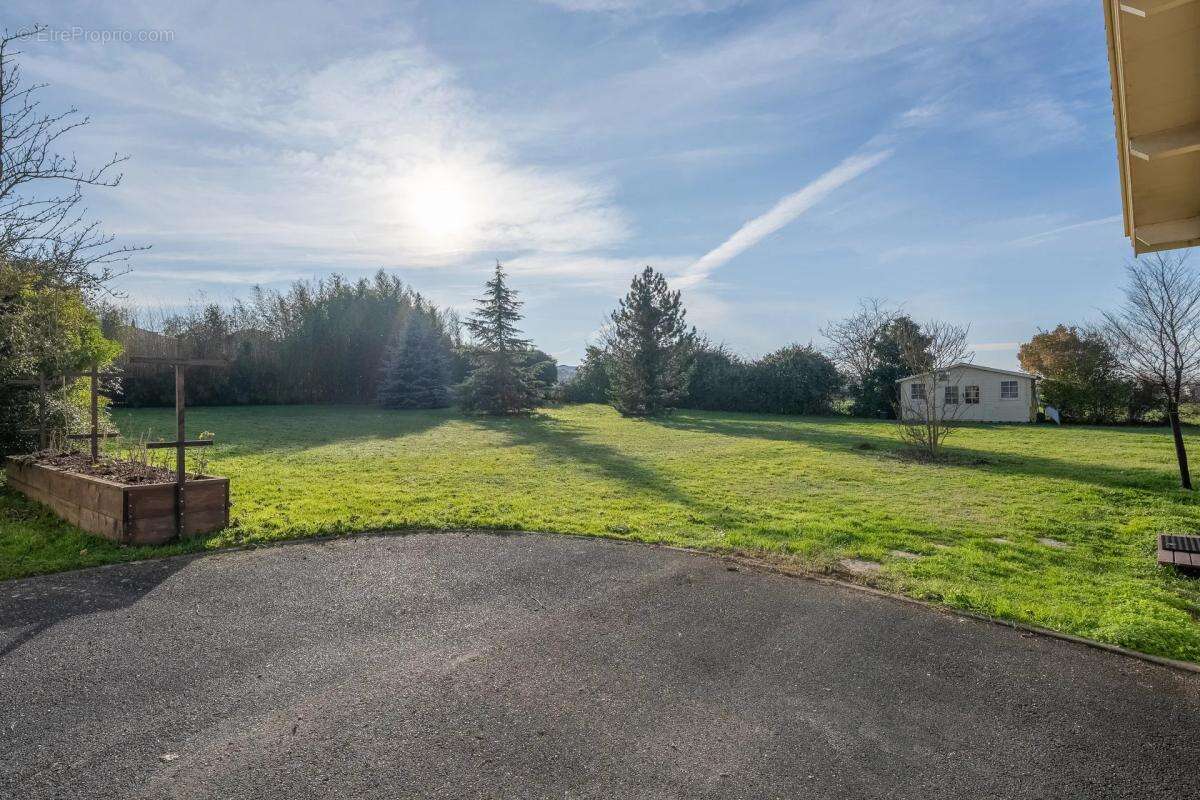 Maison à CUBZAC-LES-PONTS