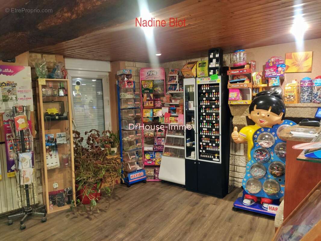 Commerce 205 m² à Saint-Martin-Des-Tilleuls  - photo 8