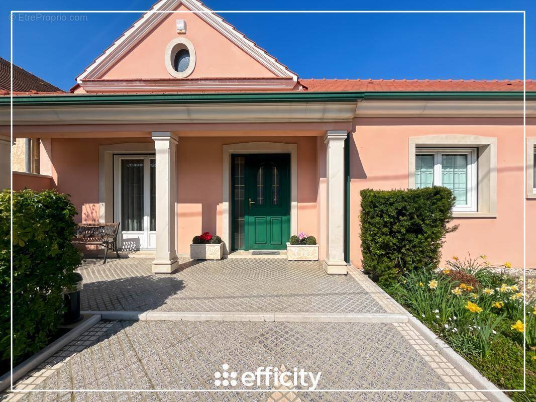 Maison à ROISSY-EN-BRIE