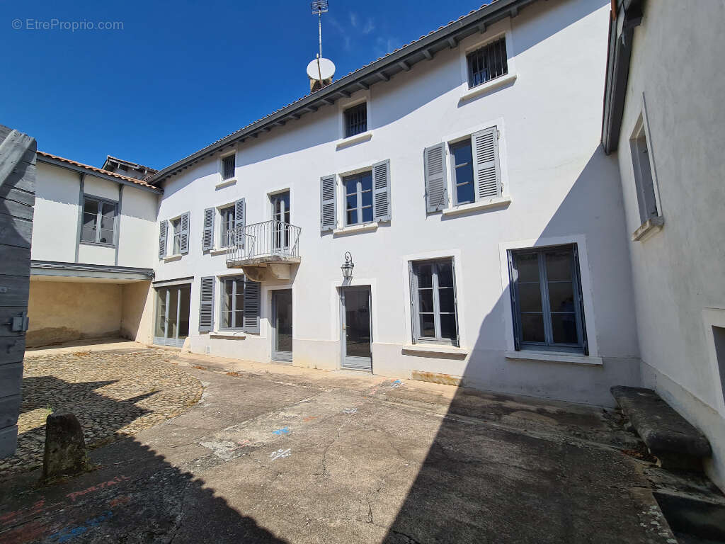 Appartement à CHAMPAGNE-AU-MONT-D'OR