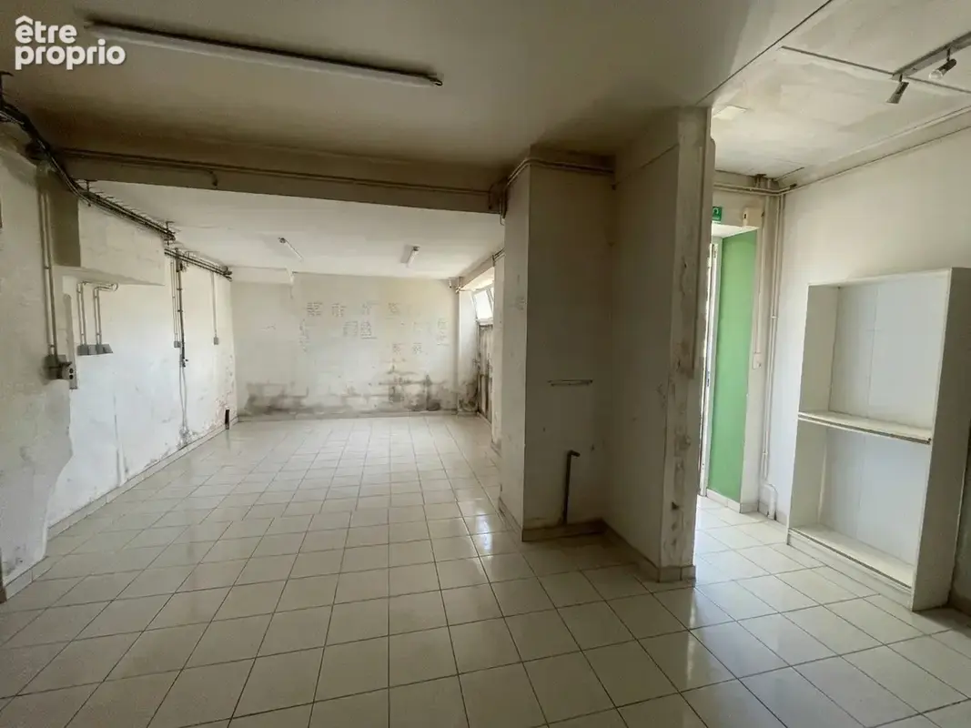 Ensemble immobilier mixte : Maison de village + Local commercial (Boulangerie) — Centre-bourg de Frontenay-Roh - photo 2