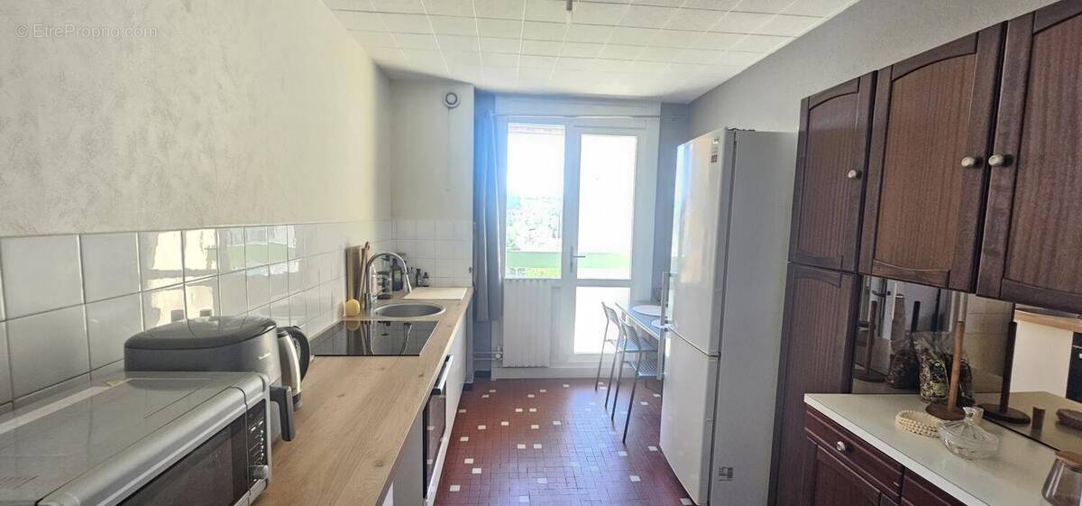 Appartement à SAINT-GENIS-LAVAL