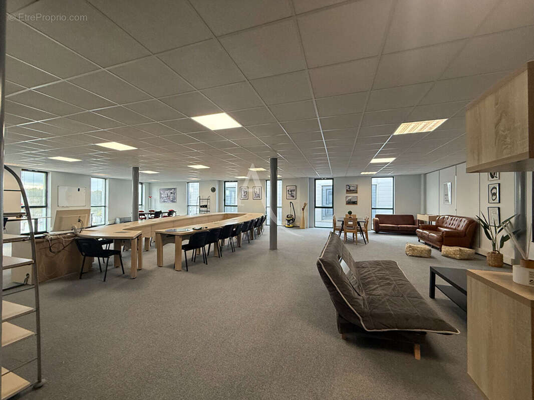 Bureaux Nogent Le Phaye  3 326 m2 - photo 4