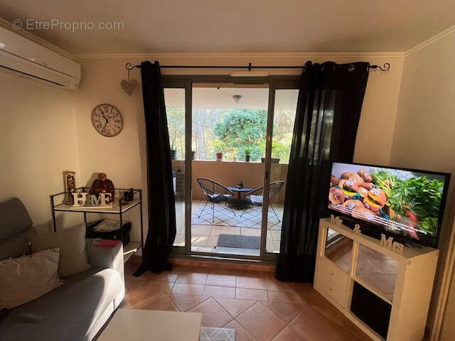 SAUMANE DE VAUCLUSE dans résidence sécurisée, au calme joli appartement T2 avec terrasse. - photo 3