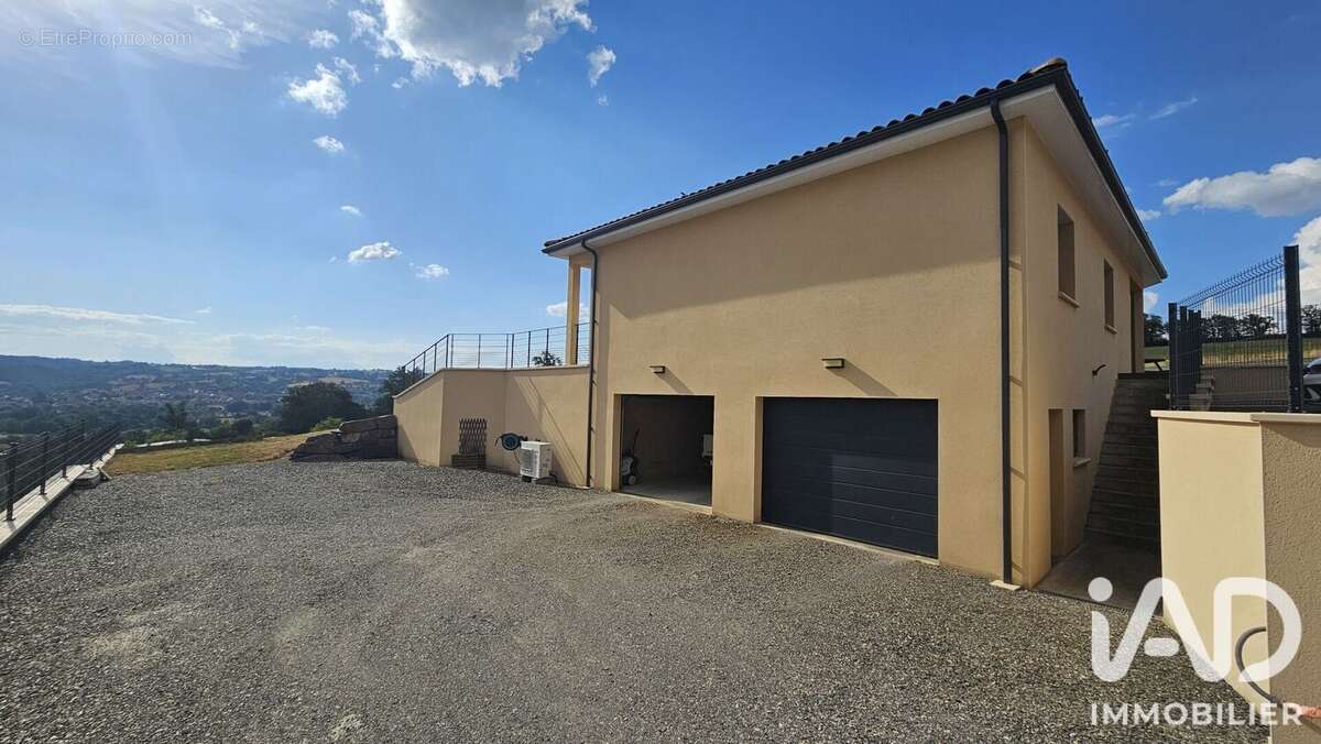Maison 140 m² à Saint-Etienne-De-Maurs  - photo 5