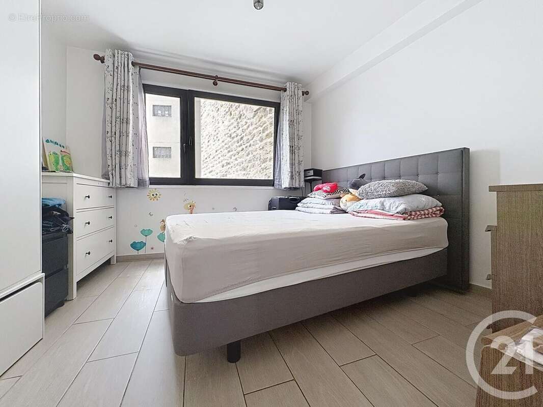 Appartement 71 m² à Paris-12e  - photo 4