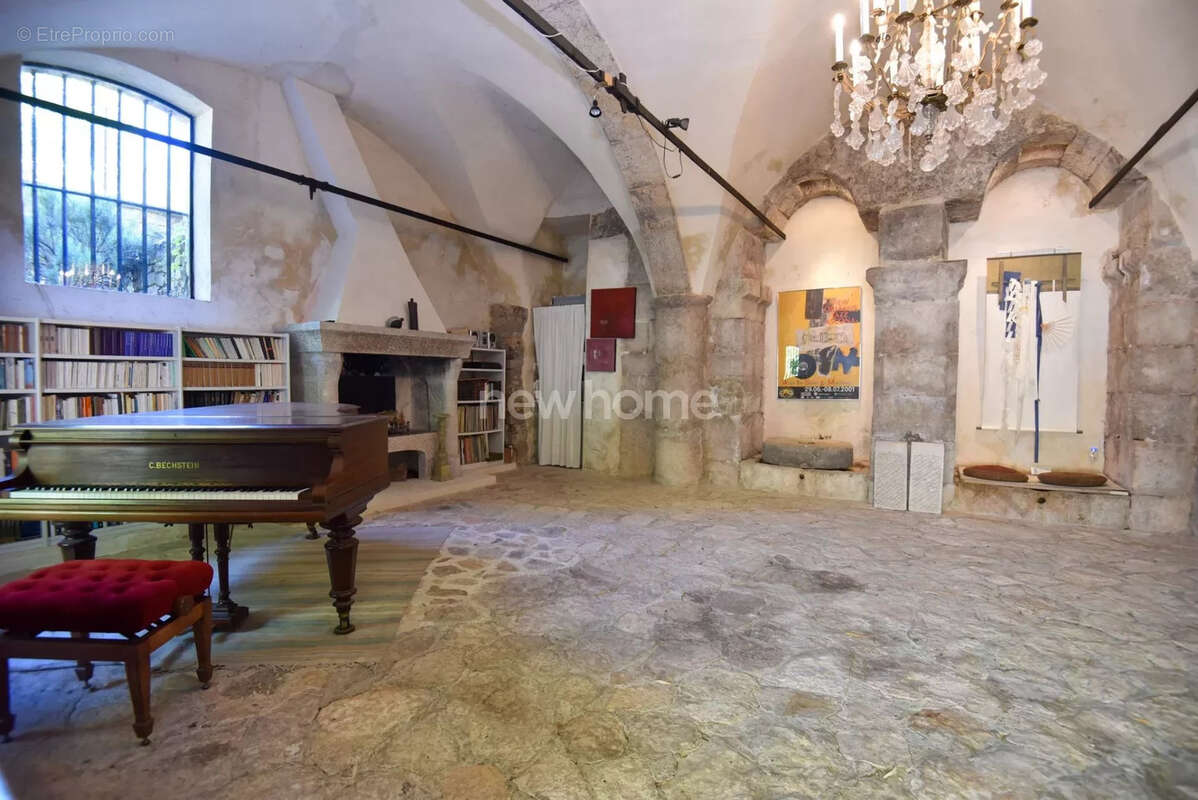 Maison à ENTRECASTEAUX