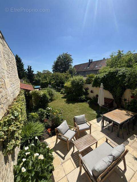 Maison à CIRES-LES-MELLO