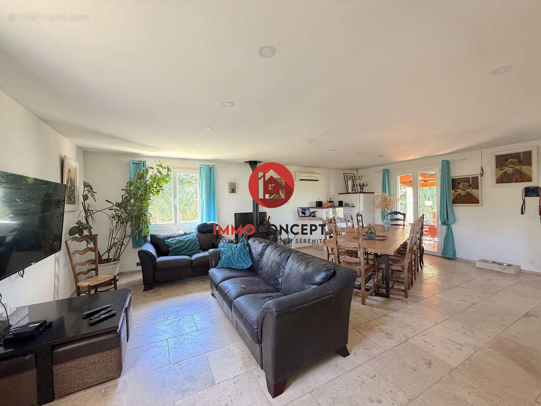 Maison 164 m² à Saint-Victor-La-Coste  - photo 6