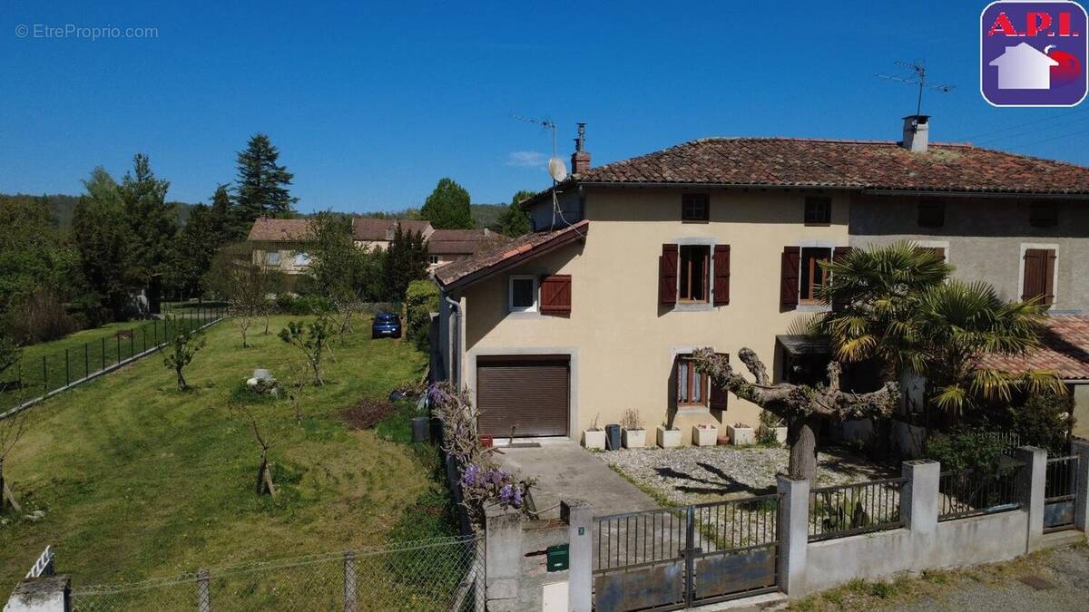 Maison à PRAT-BONREPAUX