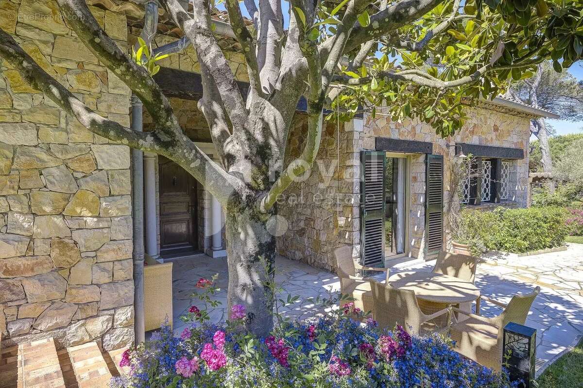 Belle villa en pierres dans un domaine fermé au calme - photo 33