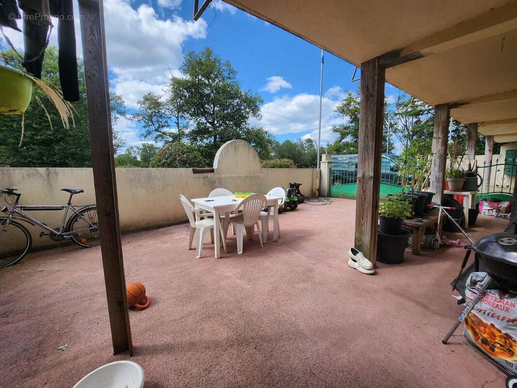 Photo 4 - Commerce à CAZAUBON