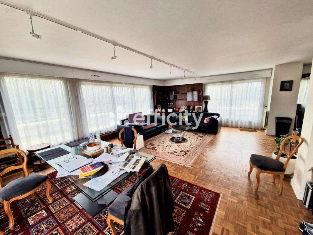 Appartement à LE VESINET