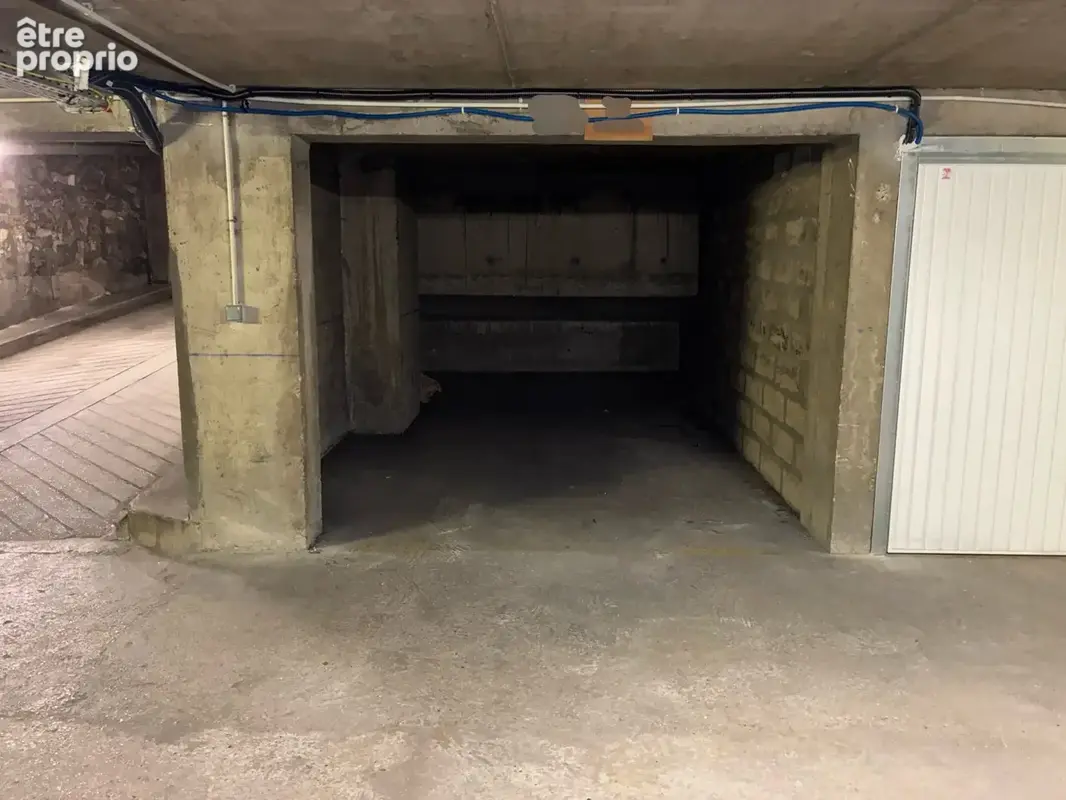 Photo Parking à Paris-16e au prix de 58 000€