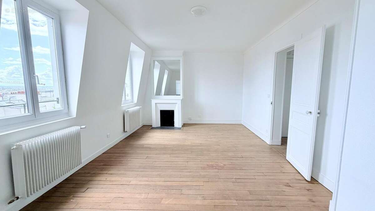 Appartement à PARIS-18E