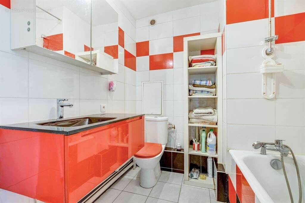 Appartement à PARIS-20E