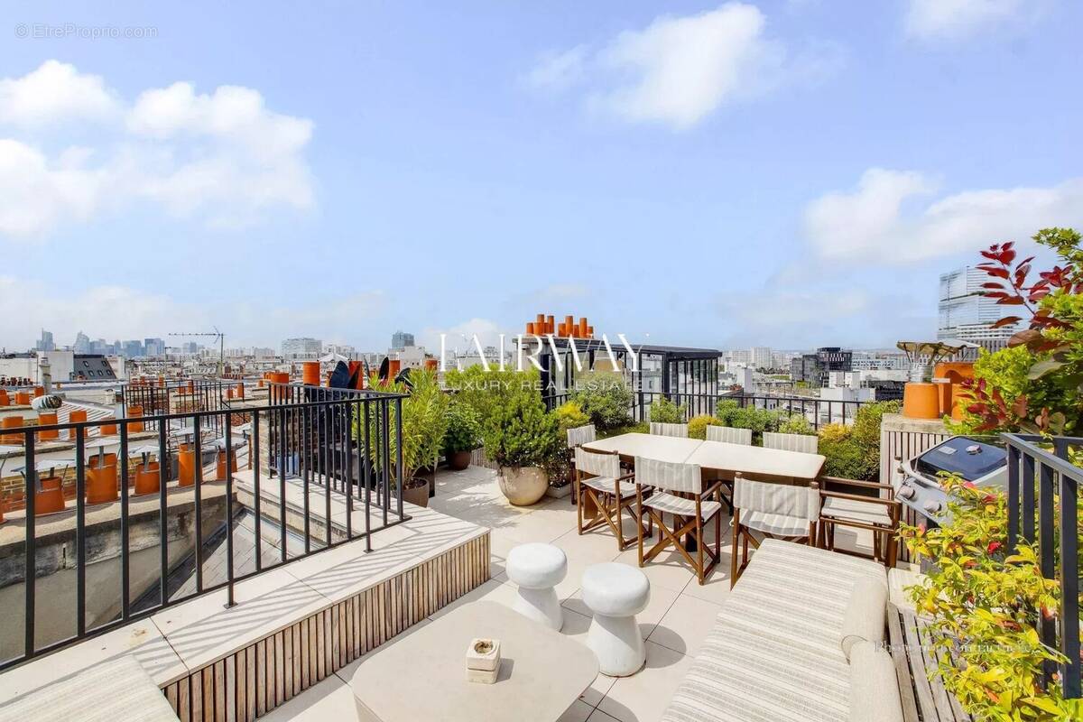 Appartement à PARIS-17E