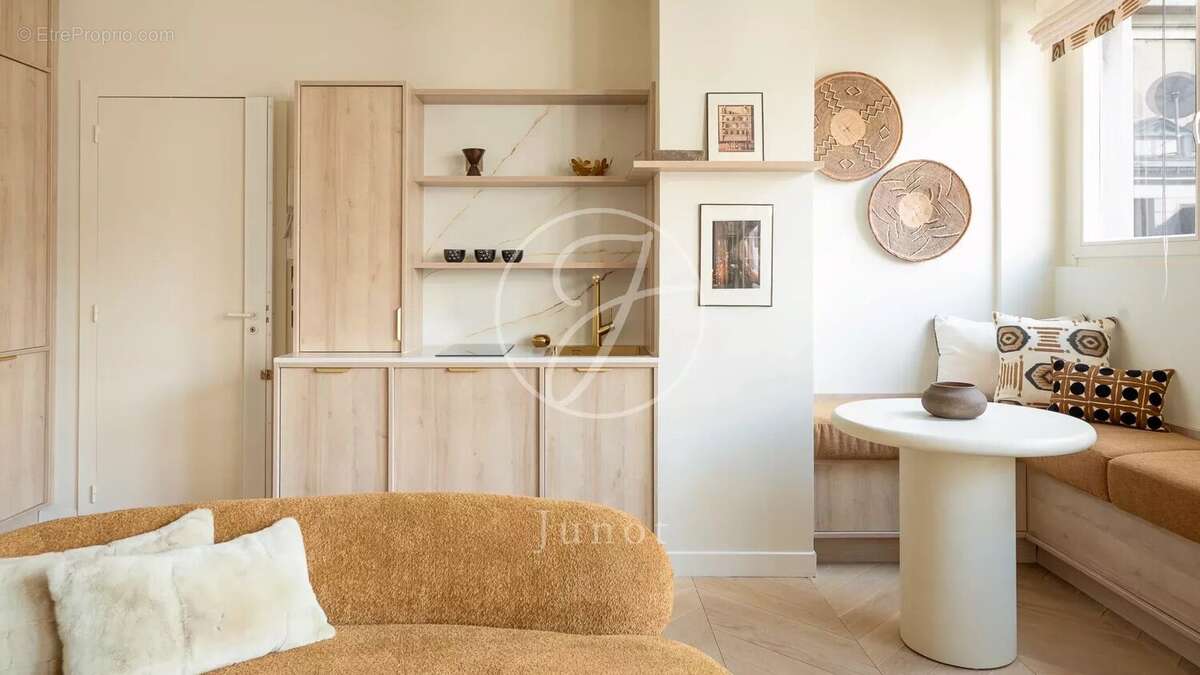 Appartement à PARIS-8E