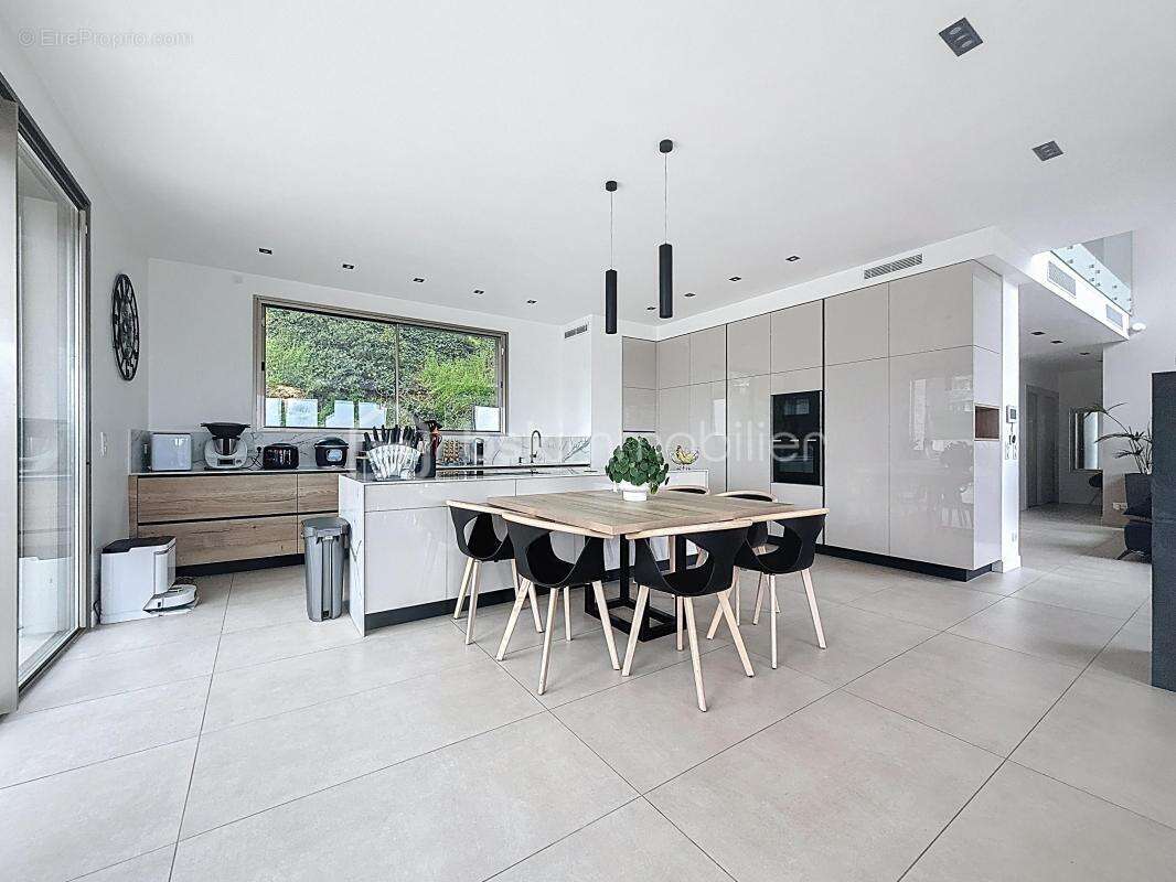 Maison à CARRIERES-SUR-SEINE