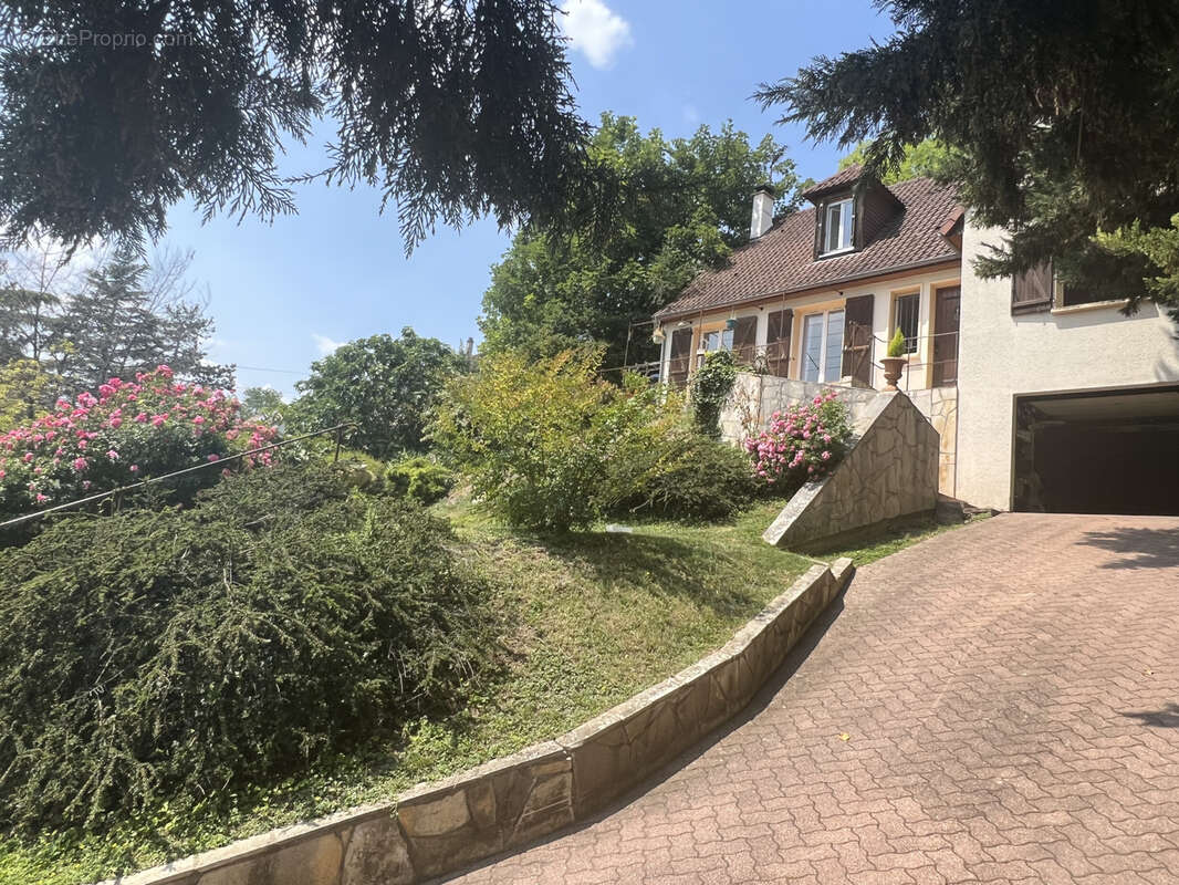 Maison à VAUX-SUR-SEINE