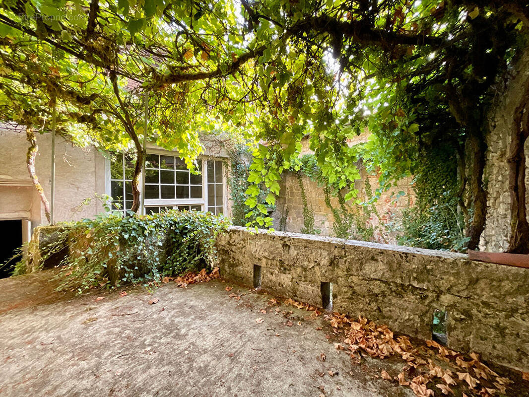 Maison à MARCILHAC-SUR-CELE