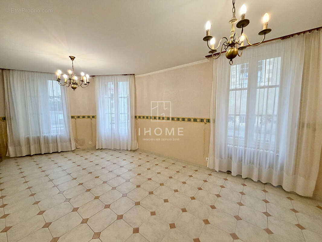 Maison à LA FLECHE