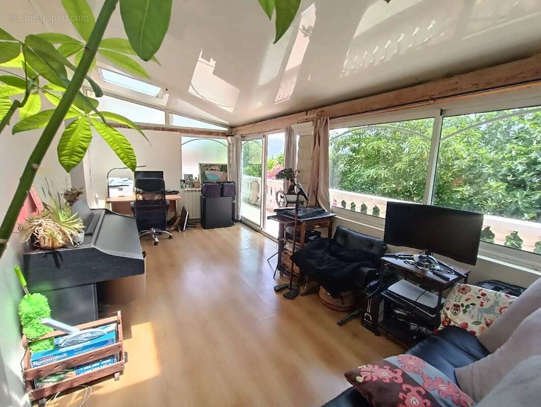 Maison à LA GAUDE
