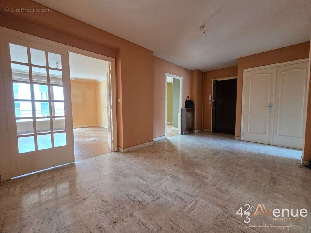 Appartement à SAINT-ETIENNE