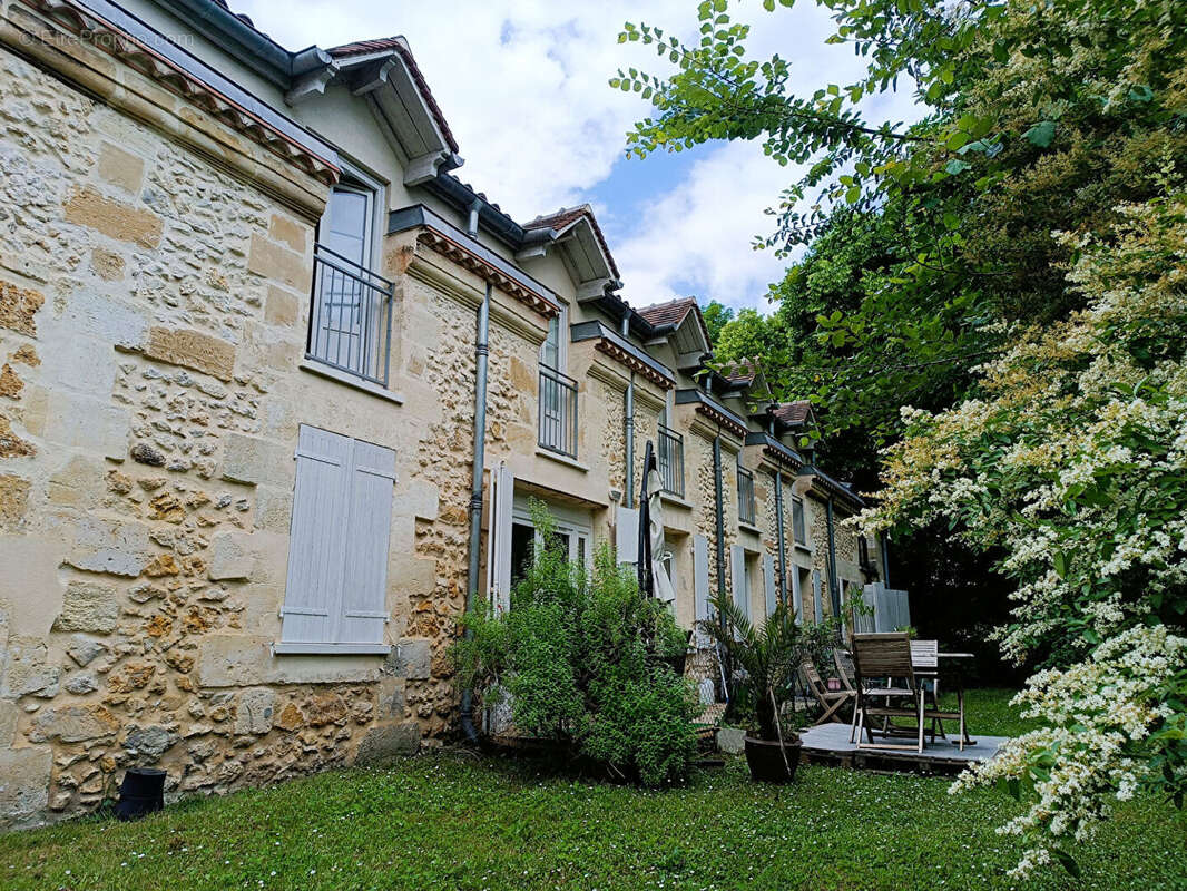 Appartement à VILLENAVE-D&#039;ORNON
